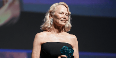 58-летняя Памела Андерсон вышла в свет без макияжа (фото)