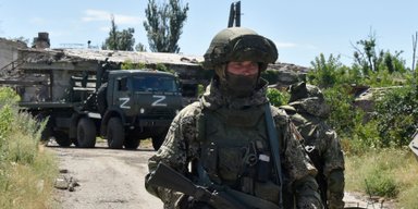 "Бросают в мясорубку": РФ набирает каждый месяц до 30 тысяч солдат для войны в Украине, — СМИ