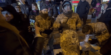 Скандал із псевдоволонтерами: поліція обшукує київський благодійний фонд