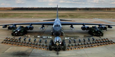 Вечный бомбовоз. Почему B-52 остается современным бомбардировщиком даже 70 лет спустя