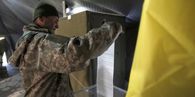 Вибори президента України в травні 2025: які сигнали свідчать про підготовку до перегонів