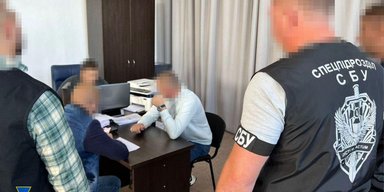СБУ затримала очільника ТЦК та філії університету, які вивозили ухилянтів за кордон (фото)