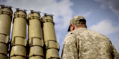 Серед "жирних цілей" — ворожі "сушки": як виглядає рідкісний комплекс С-300В1 (відео)