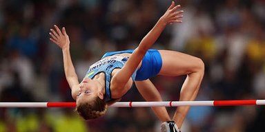 Ярослава Магучіх стала абсолютною чемпіонкою світу зі стрибків у висоту (відео)