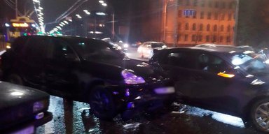 В Киеве пьяный водитель Porsche устроил ДТП и открыл стрельбу: ему грозит до 7 лет тюрьмы (фото)
