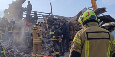 Россияне атаковали энергообъекты на западе Украины: есть жертвы, под завалами ищут людей (видео)