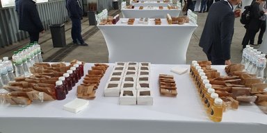 Пресс-конференция Зеленского: фоторепортаж из ангара "Антонова"