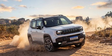 Свежий дизайн и электрификация: дебютировал новый Jeep Renegade 2026 (фото)
