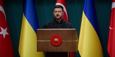 Зеленский привез в Турцию свой мирный план, "который Россия никогда не примет", — Axios