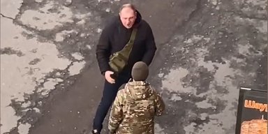 В Житомире прохожий с кулаками набросился на работника ТЦК: полиция нашла нападавшего (видео)