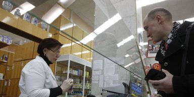 Час жорсткої економії: чому українці не ходять в кінотеатри та купують менше ліків