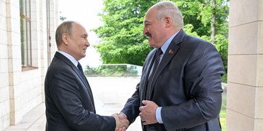 Сам себя переиграл: эксперт объяснил, как Путин из-за своего страха отдал инициативу Лукашенко
