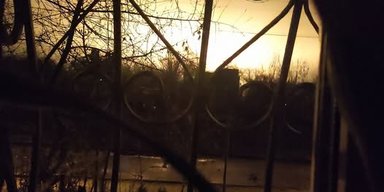 Мощные взрывы и огромные воронки: в сети показали последствия атаки на Харьков (видео, фото)