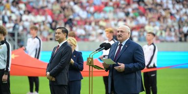 "Моему другу": Лукашенко предложил установить памятник Си Цзиньпину в Минске