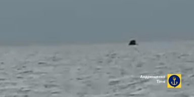 Пілот Су-35 дрейфує "лицом в воду": в Азовському морі шукають рештки літака РФ (відео)