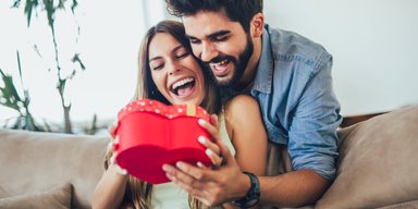 Три знака Зодиака, которые обожают дарить подарки и делать сюрпризы