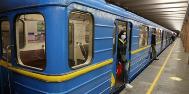 У київському метрополітені можуть з'явитися вагони для велосипедистів: що відомо (фото)