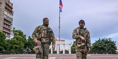 Отжимают бизнес, вывозят черешню и зерно. Как выглядит жизнь оккупированного Мелитополя