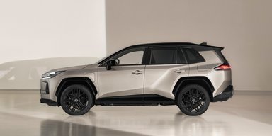 Suzuki випустить потужний та економічний кросовер на базі Toyota RAV4 (фото)