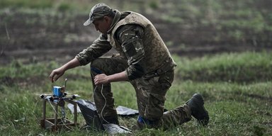 Слепнут и падают: как "РЭБ-шторы" сбивают украинские дроны-камикадзе и есть ли защита (видео)
