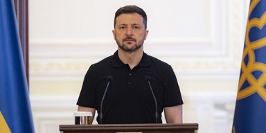 "Они — идиоты": Зеленский отверг идею РФ прекратить огонь на 2-3 дня, но готов к встрече с Путиным (видео)