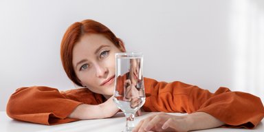 Нельзя игнорировать: 7 сигналов организма, что вы пьете слишком мало воды