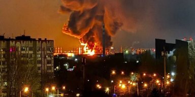 "Спалах справа": в Криму атакована місцева нафтобаза, вибухає у Севастополі, — соцмережі (відео)