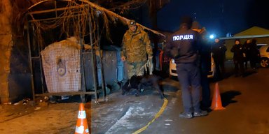 В Хмельницком на свалке прохожие нашли и спасли младенца: подробности (фото)