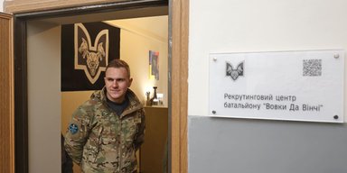 "Вовки Да Вінчі" вербують рекрутів по-новому, але багатьом доводиться відмовляти, — WSJ