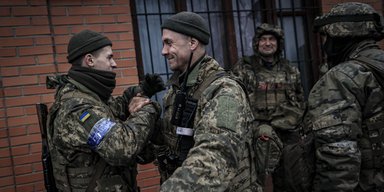 "Чесний контракт" із ЗСУ: як Україна стимулюватиме 18-річних хлопців йти до армії