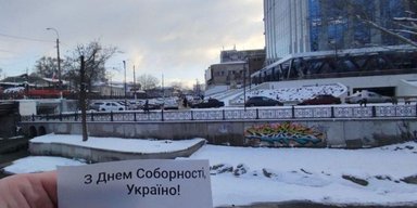 Россияне пытают активистов: в InformNapalm объяснили опасность фото движения "Желтая лента"