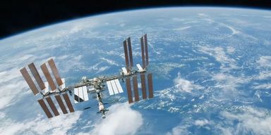 Міжнародна космічна станція впаде на Землю: допоможе компанія Ілона Маска за $843 млн