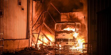 Россияне атаковали Одессу дронами: в городе слышали взрывы и начался пожар (фото)