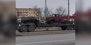 "Нескінчений потік" колон: РФ вивезла близько 500 одиниць спаленої техніки з Авдіївки (відео)