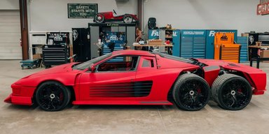 В интернете показали уникальный шестиколесный суперкар Ferrari (фото, видео)