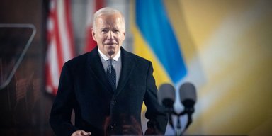 Байден против Джонсона: что мешает Украине получить военную помощь от США, — Politico