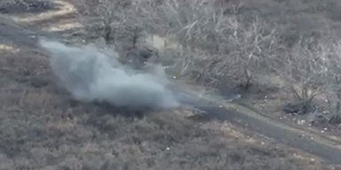 РУБпАК "Ахіллес" знищила техніку ЗС РФ під Бахмутом: яких втрат зазнав ворог (відео)