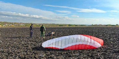 Скористався мотопарапланом: українець перетнув кордон з Молдовою у незвичний спосіб (відео)