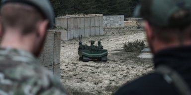 Вчились на війні в Україні: у Британії випробували наземний дрон GEREON (фото)
