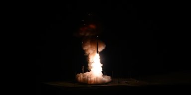 Долетит до России: США испытали ядерную ракету после переговоров Рубио и Лаврова (видео)
