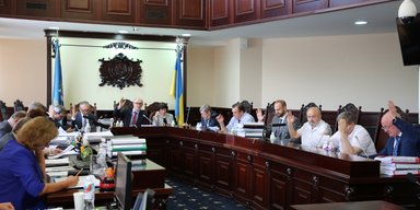 Давай по новой, все нелегитимно. Почему Украине может понадобиться заново создавать Антикоррупционный суд