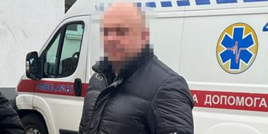 Присвоил 6 млн грн: чиновник КГГА разворовывал деньги, предназначенные для карет скорой помощи