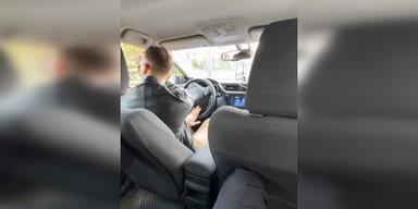 Польский таксист в Варшаве спел пассажирам на украинском языке и покорил интернет