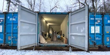 Чоловік придбав склад за 500 доларів: всередині його чекав величезний сюрприз (фото)