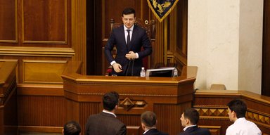 Вся власть Зеленскому. Президент укрепляет влияние: кто и насколько ему подчиняется