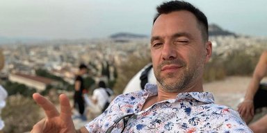 Вдруге за 5 років: Арестовича за кордоном ледь не вбила блискавка