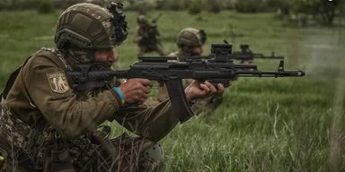 Зарплати вчителів або лікарів за грудень можуть піти військовим у вересні, — нардеп (відео)