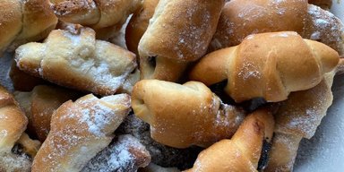 Очень простой рецепт сладких рогаликов