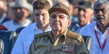 В США предъявили обвинения 94-летнему Раулю Кастро
