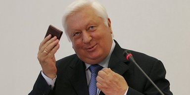Выиграл суд: Евросоюз официально снимает санкции с Виктора Пшонки и его сына